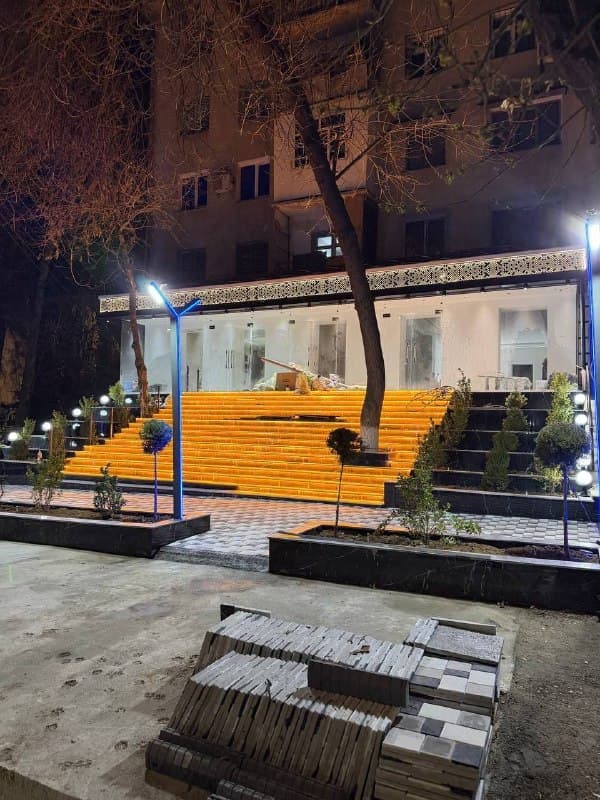 Commercial · 200 m² · Mirzo-Ulug'bek