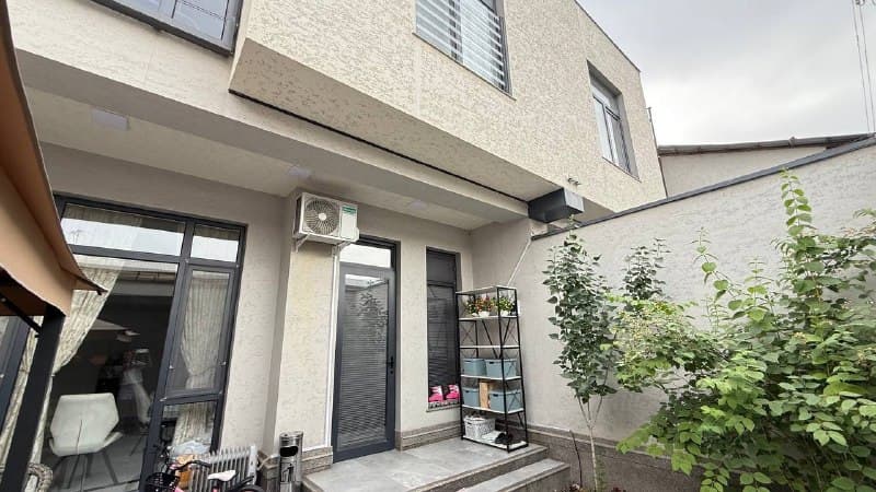 4-room house · 120 m² · Mirzo-Ulug'bek — image 1
